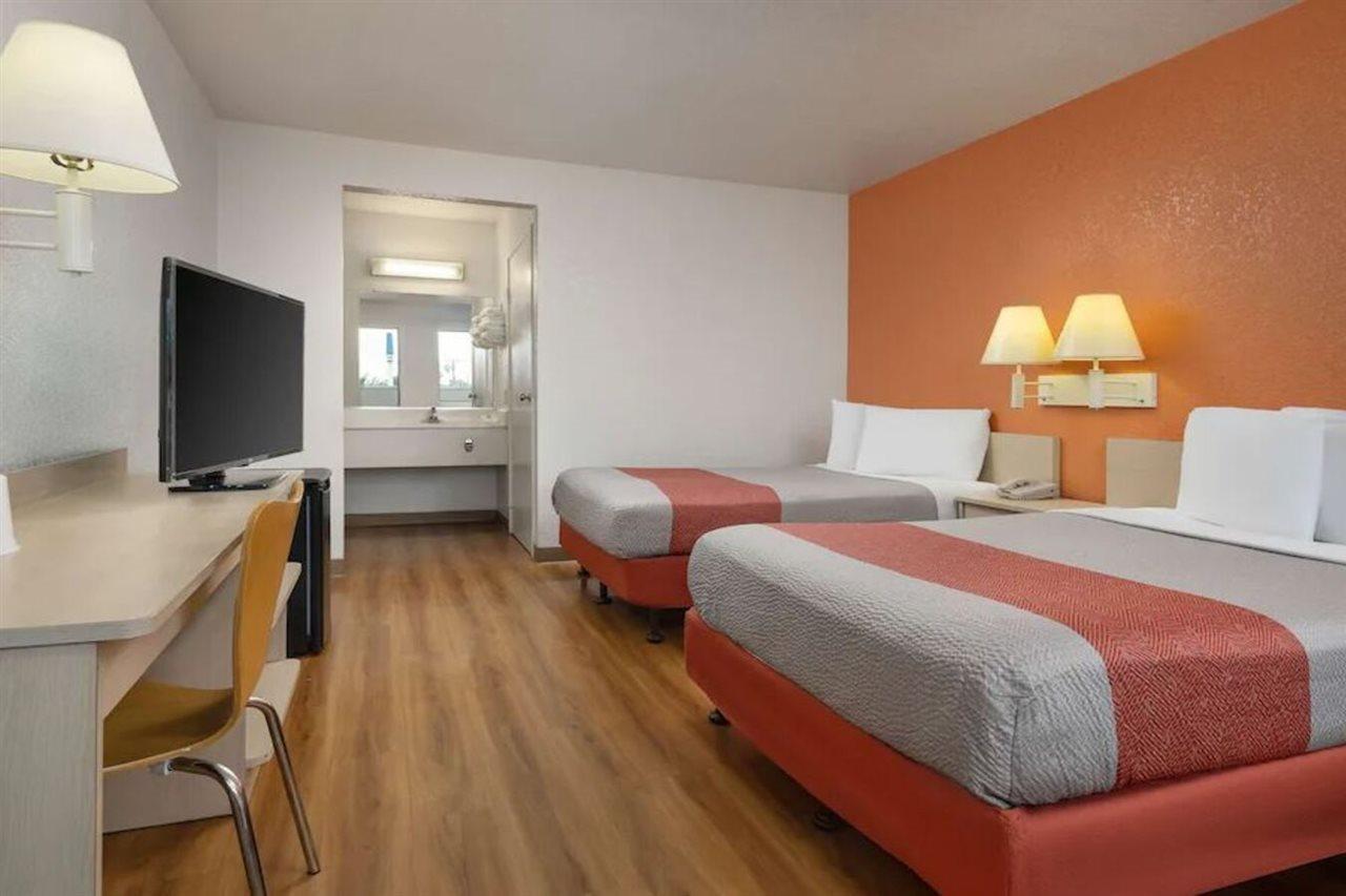 Motel 6-Buena Park, Ca - Knotts Berry Farm - Disneyland Екстериор снимка