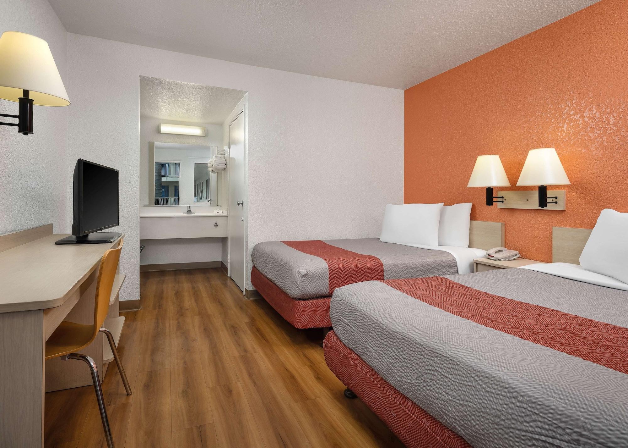 Motel 6-Buena Park, Ca - Knotts Berry Farm - Disneyland Екстериор снимка