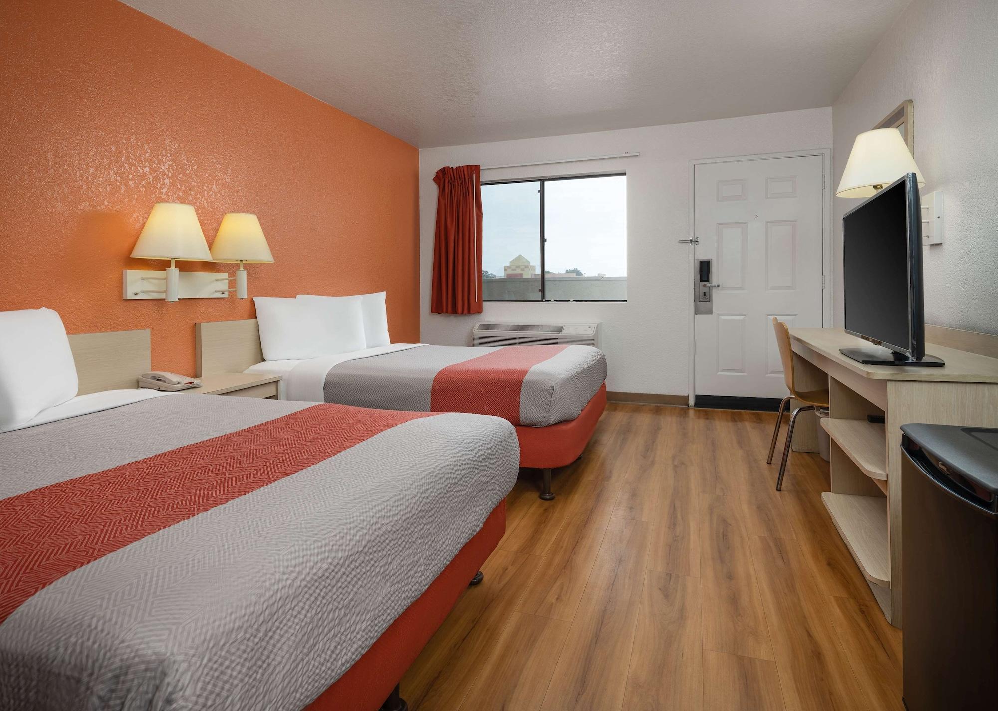 Motel 6-Buena Park, Ca - Knotts Berry Farm - Disneyland Екстериор снимка