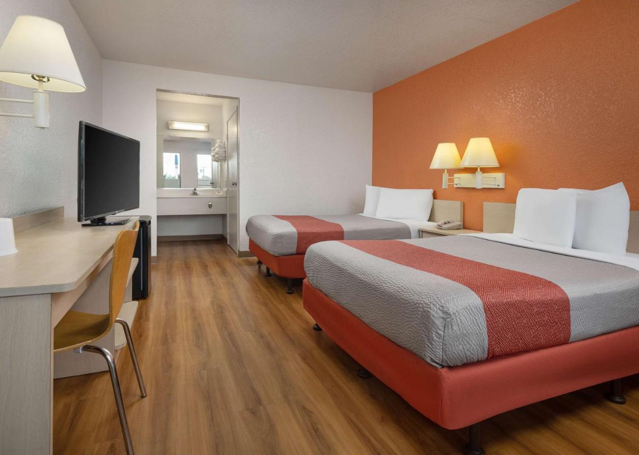 Motel 6-Buena Park, Ca - Knotts Berry Farm - Disneyland Екстериор снимка