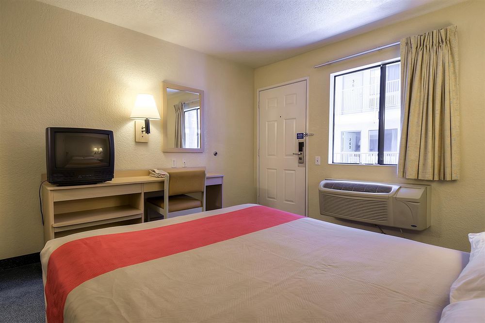 Motel 6-Buena Park, Ca - Knotts Berry Farm - Disneyland Екстериор снимка