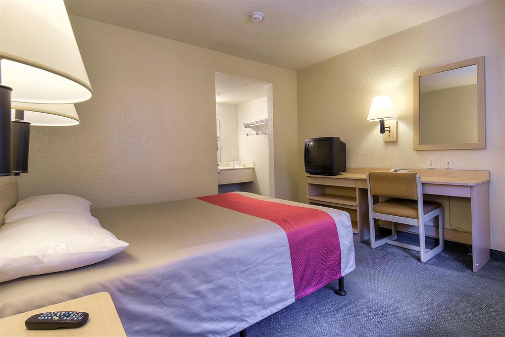 Motel 6-Buena Park, Ca - Knotts Berry Farm - Disneyland Екстериор снимка