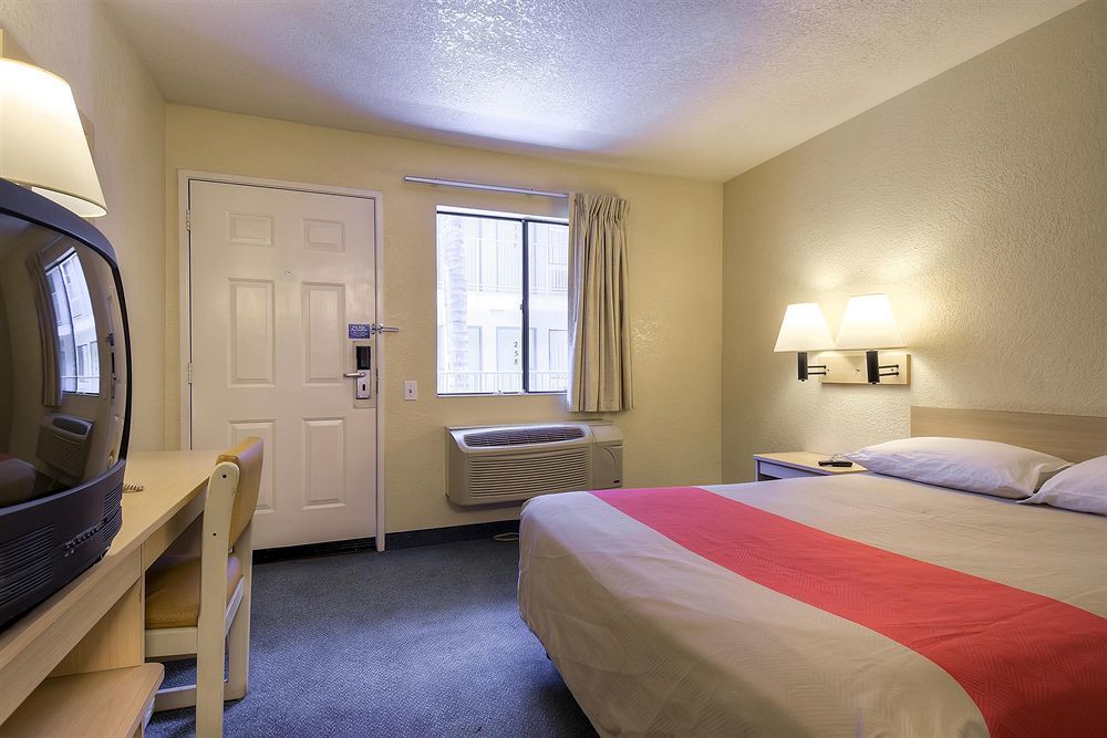 Motel 6-Buena Park, Ca - Knotts Berry Farm - Disneyland Екстериор снимка