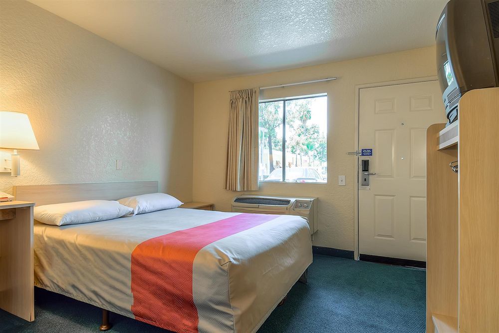 Motel 6-Buena Park, Ca - Knotts Berry Farm - Disneyland Екстериор снимка