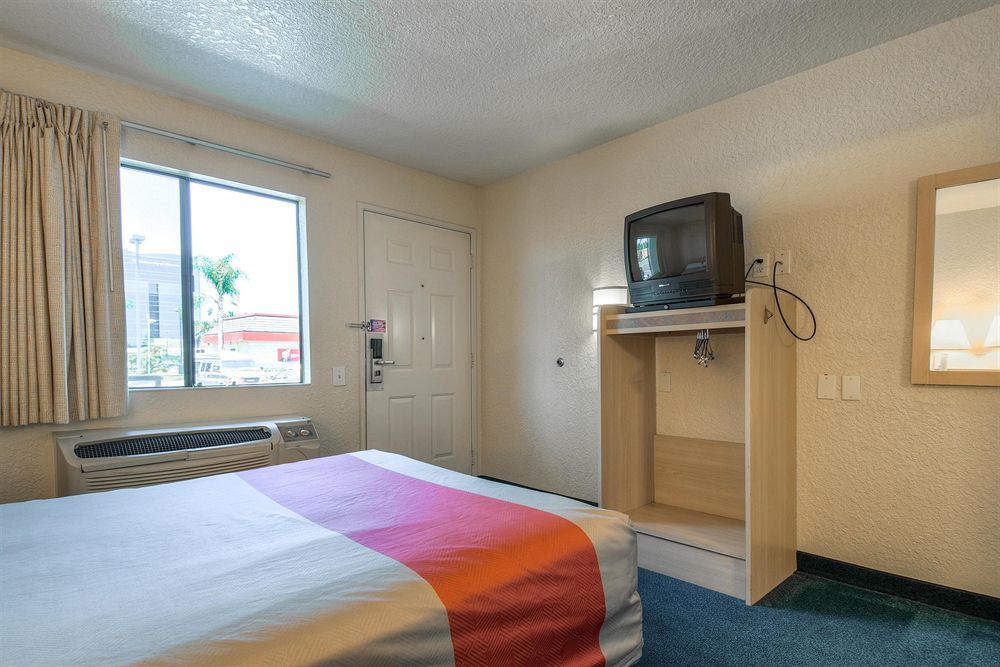 Motel 6-Buena Park, Ca - Knotts Berry Farm - Disneyland Екстериор снимка