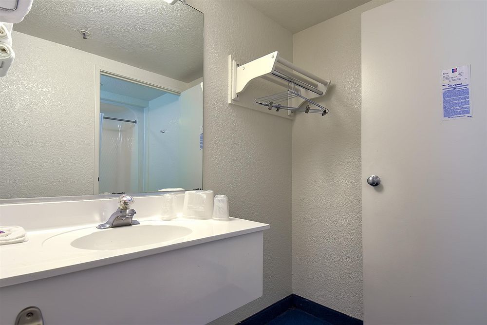 Motel 6-Buena Park, Ca - Knotts Berry Farm - Disneyland Екстериор снимка